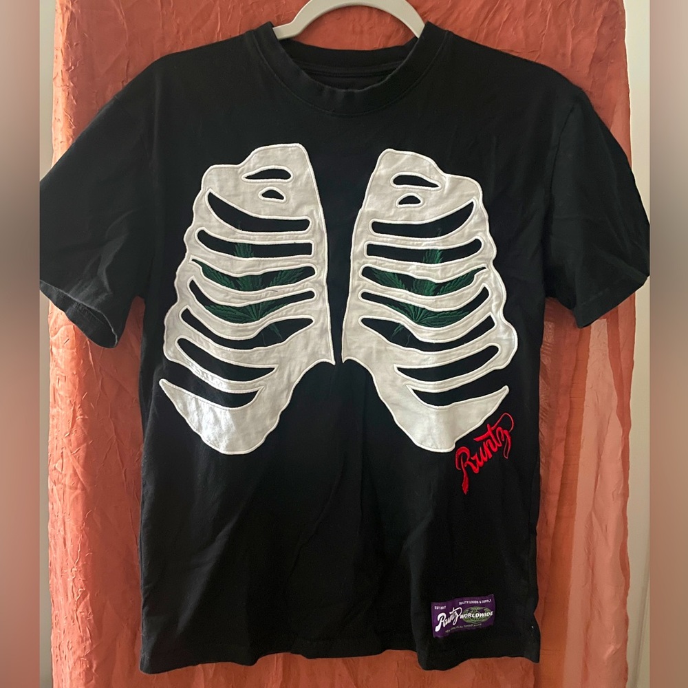 Runtz like new black size small tee with embroidered decal.